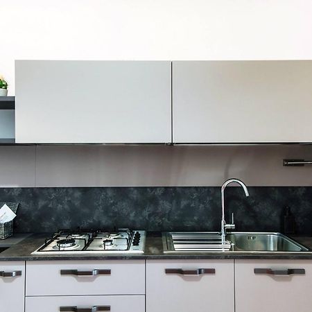 Lianora Apartment By Quokka 360 - Comfortable And Modern Flat In The Centre Of 코모 외부 사진