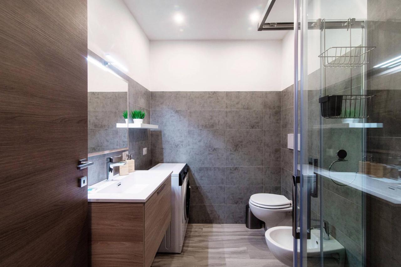 Lianora Apartment By Quokka 360 - Comfortable And Modern Flat In The Centre Of 코모 외부 사진