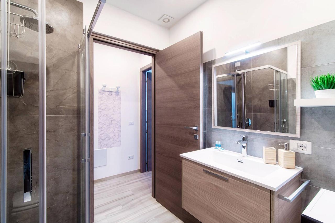 Lianora Apartment By Quokka 360 - Comfortable And Modern Flat In The Centre Of 코모 외부 사진