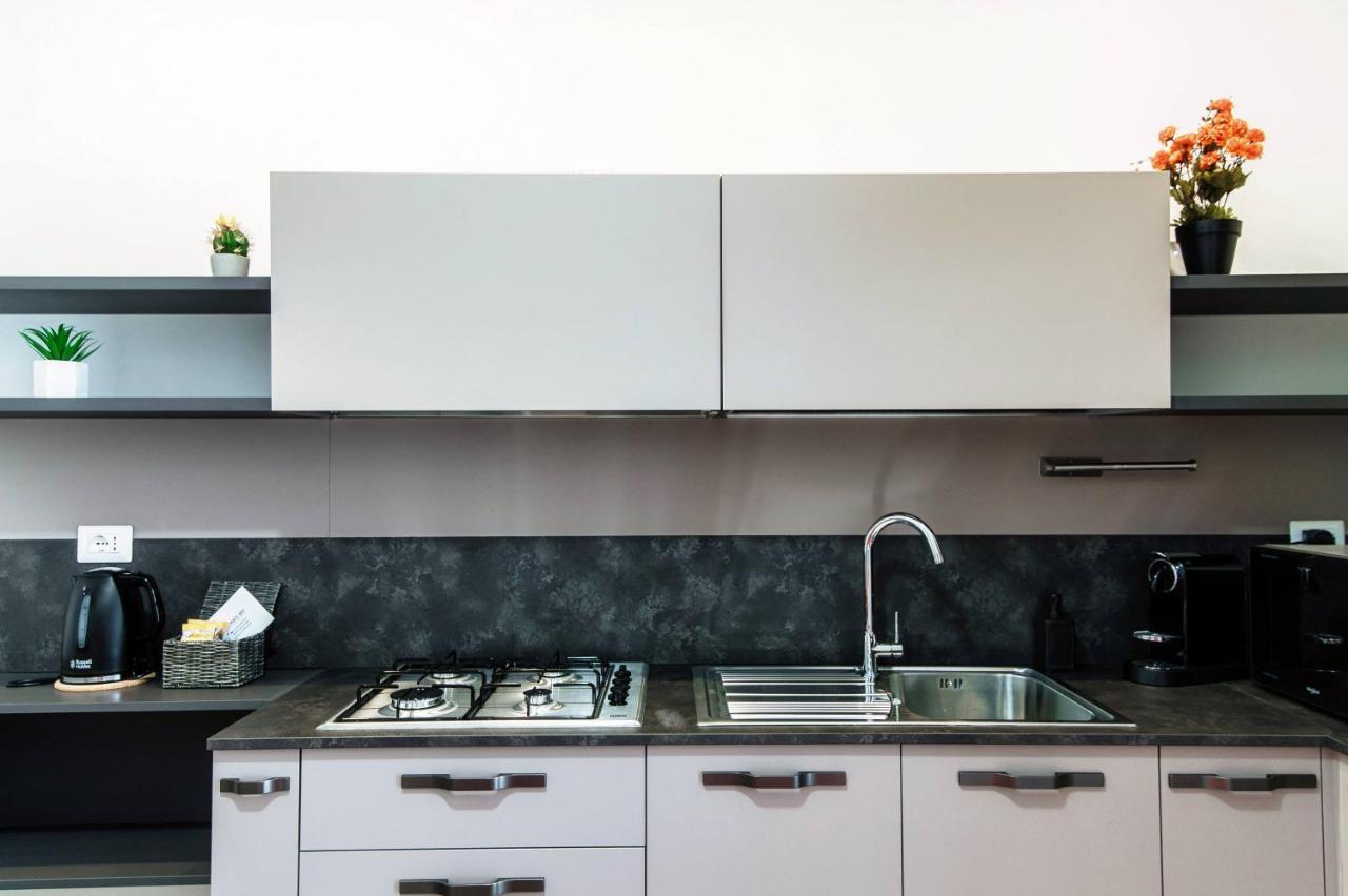 Lianora Apartment By Quokka 360 - Comfortable And Modern Flat In The Centre Of 코모 외부 사진